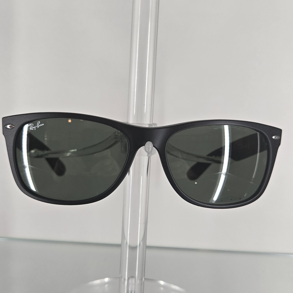 Ray-Ban Classic Black Wayfarer Sunglasses